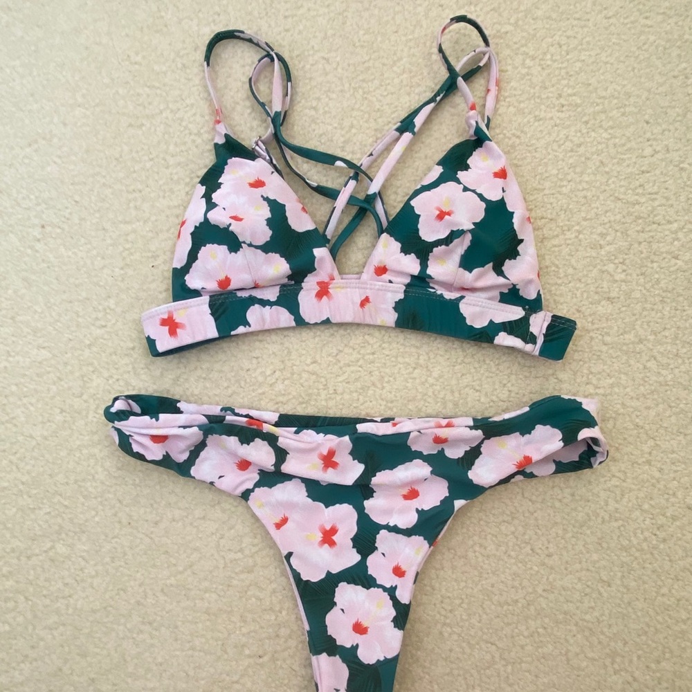 Knock off acacia print and style bathing suit set